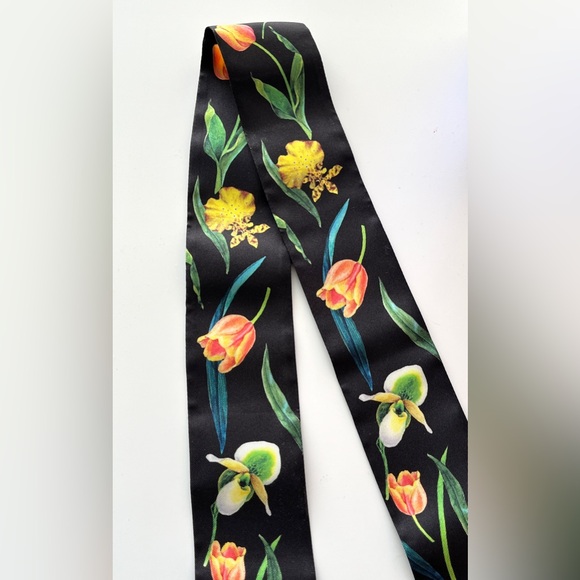 Tiffany Tulip Ribbon Scarf in Black Silk - Picture 3 of 4
